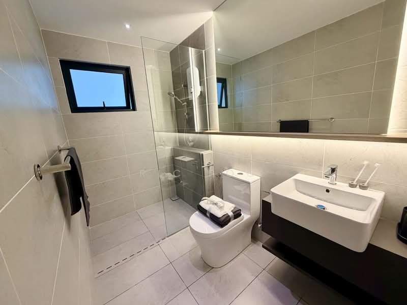 Service Residence for Sale at THE ATERA - Ric Foo - Modern Bathroom with Glass Shower Screen - PropertyGuru.com.my