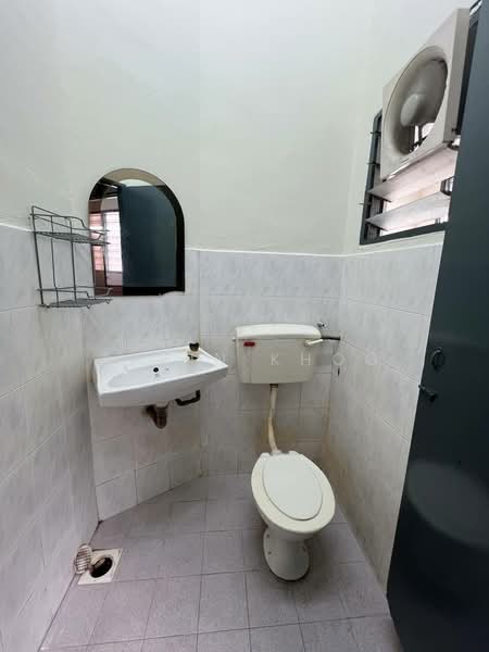 Rumah Teres 2 Tingkat untuk Dijual di Bercham (Ipoh) - Qazin Khoo - Bathroom - PropertyGuru.com.my