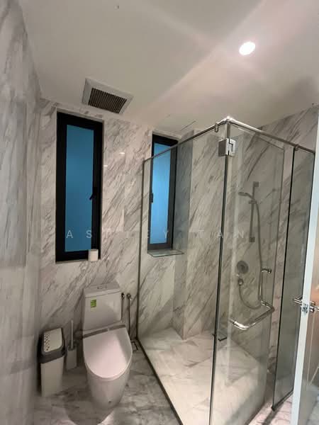 Kondominium untuk Dijual di The LIGHT COLLECTION II - Ashley Tan - Bathroom - PropertyGuru.com.my