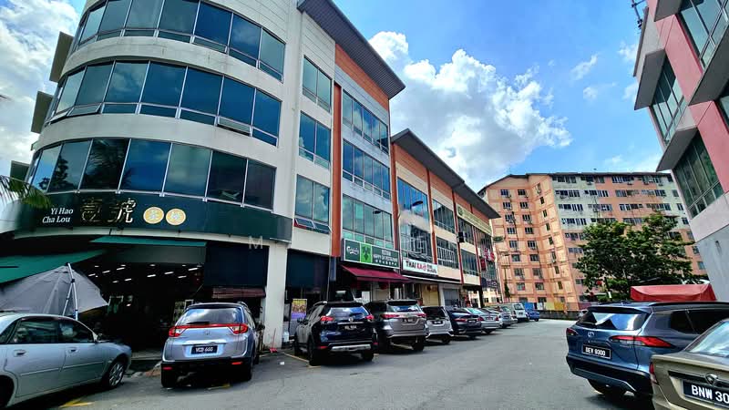Kedai / Pejabat untuk Dijual di Taman Bukit Serdang (Seri Kembangan) - Max Pek - PropertyGuru.com.my