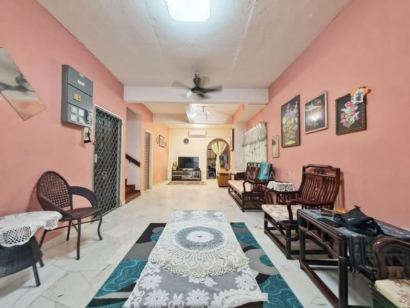 Rumah Teres 2 Tingkat untuk Dijual di Taman Soga (Batu Pahat) - Sufi Norman - Living Room - PropertyGuru.com.my