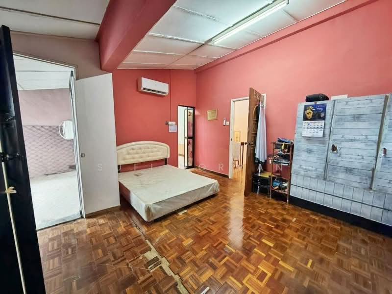 Rumah Teres 2 Tingkat untuk Dijual di Taman Soga (Batu Pahat) - Sufi Norman - Bedroom - PropertyGuru.com.my