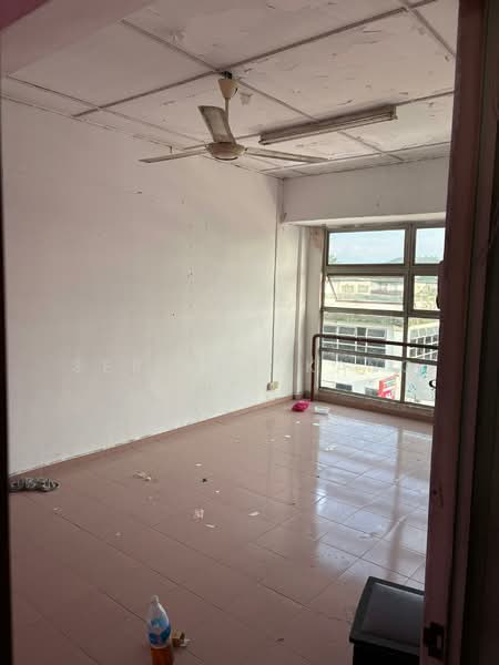 Shop / Office for Rent in Bandar Country Homes (Rawang) - Sephine Kang - Interior - PropertyGuru.com.my