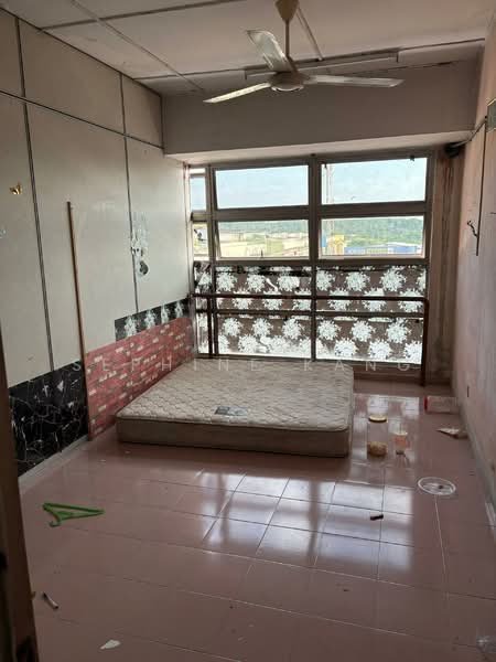 Shop / Office for Rent in Bandar Country Homes (Rawang) - Sephine Kang - Bedroom - PropertyGuru.com.my