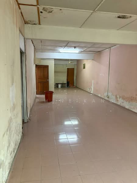 Shop / Office for Rent in Bandar Country Homes (Rawang) - Sephine Kang - Interior - PropertyGuru.com.my