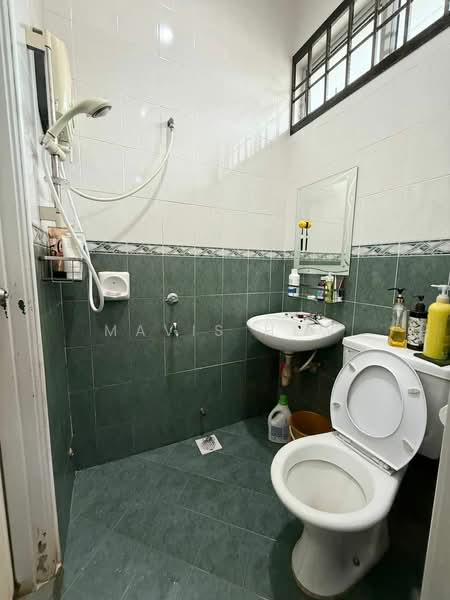 2-storey Terraced House for Sale in Taman Daya (Johor Bahru) - Mavis Hew - Bathroom - PropertyGuru.com.my