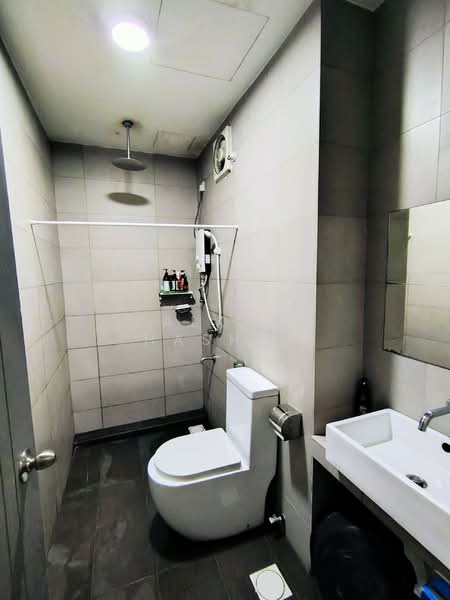 Servis Apartment untuk Dijual di Studio Fourteen - Balkhis Hashim - Bathroom - PropertyGuru.com.my