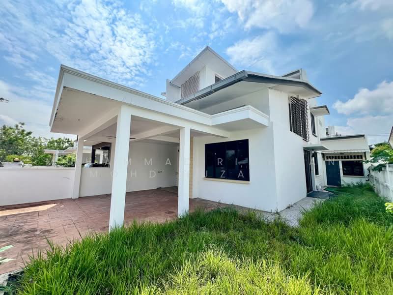 Rumah Teres 2 Tingkat untuk Dijual di Bandar Baru Enstek (Bandar Enstek) - Muhammad Ridhwan Mohd Huzairi - Exterior - PropertyGuru.com.my