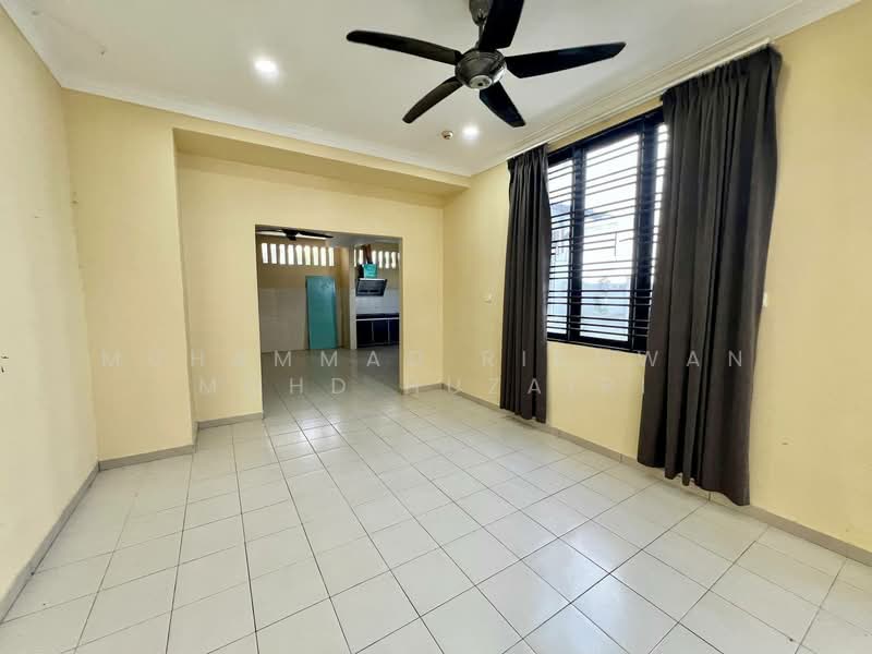 Rumah Teres 2 Tingkat untuk Dijual di Bandar Baru Enstek (Bandar Enstek) - Muhammad Ridhwan Mohd Huzairi - Living Room - PropertyGuru.com.my