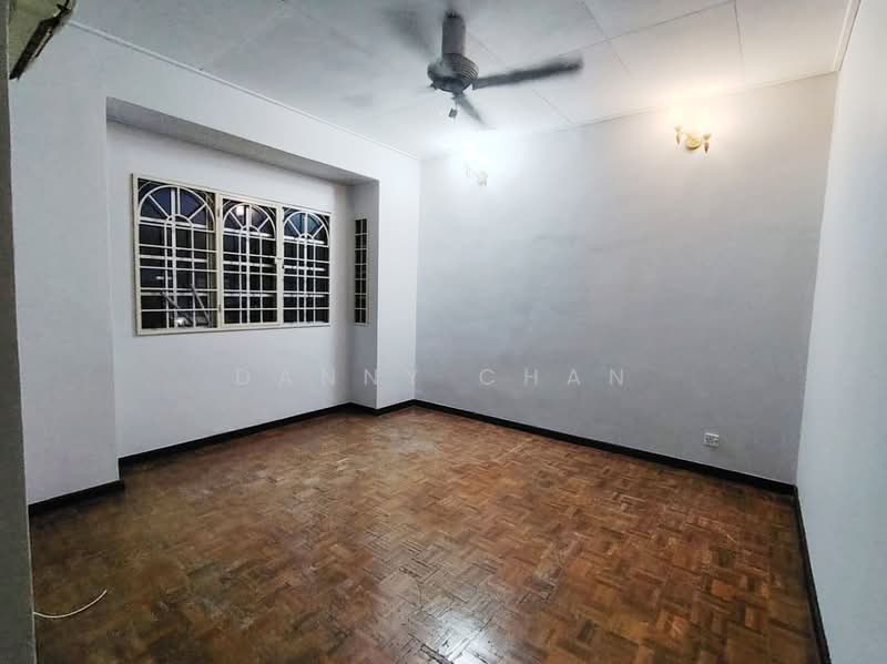 2-storey Terraced House for Rent in Taman Putra Prima (Puchong) - Danny Chan - Living Room - PropertyGuru.com.my