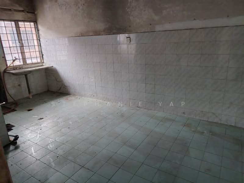Rumah Teres 2 Tingkat untuk Dijual di Taman Jaya Utama (Telok Panglima Garang) - Stephanie Yap - Kitchen - PropertyGuru.com.my