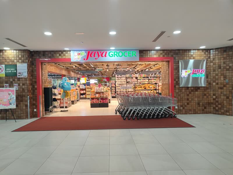 Kondominium untuk Dijual di Regency Condominium - Kho Daniel - Entrance - PropertyGuru.com.my