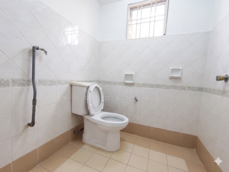 Kondominium untuk Dijual di Regency Condominium - Kho Daniel - Bathroom - PropertyGuru.com.my