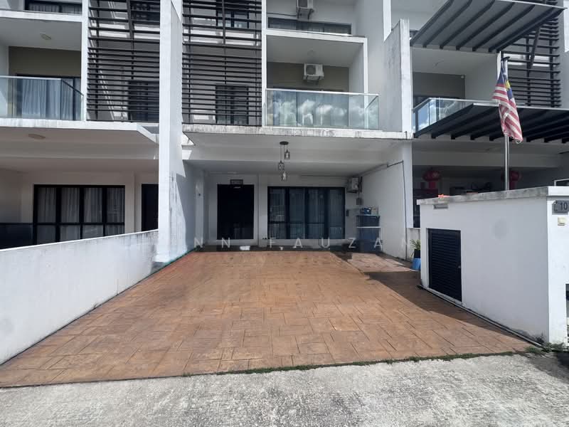 3-storey Terraced House for Sale in Rawang (Selangor) - Zann Fauzan - PropertyGuru.com.my