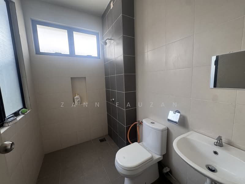 3-storey Terraced House for Sale in Rawang (Selangor) - Zann Fauzan - PropertyGuru.com.my