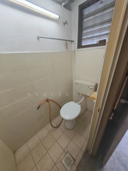 Rumah Flat untuk Disewa di Flat Taman Bukit Angkasa - Ashlee LSS - Bathroom - PropertyGuru.com.my