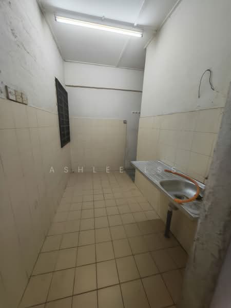 Rumah Flat untuk Disewa di Flat Taman Bukit Angkasa - Ashlee LSS - Kitchen - PropertyGuru.com.my