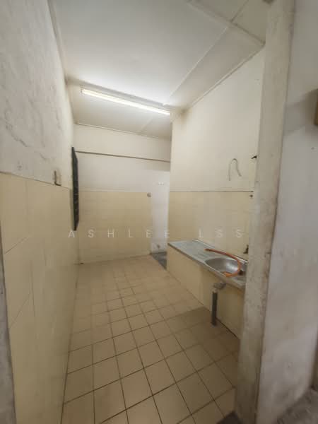 Rumah Flat untuk Disewa di Flat Taman Bukit Angkasa - Ashlee LSS - Kitchen - PropertyGuru.com.my