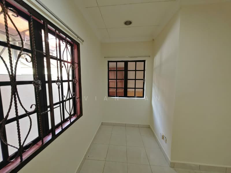 Rumah Teres 2 Tingkat untuk Dijual di Bandar Tun Hussein Onn (Cheras) - Vivian Tan - Back yard - PropertyGuru.com.my