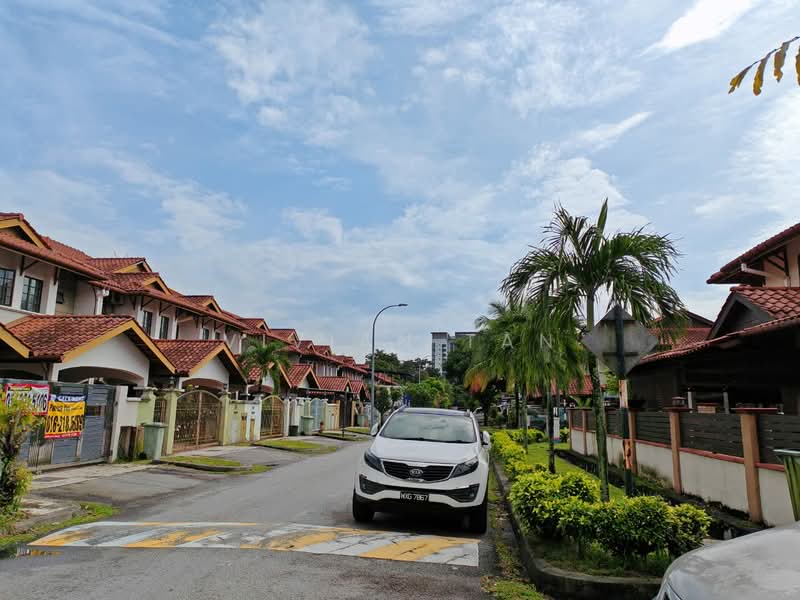 Rumah Teres 2 Tingkat untuk Dijual di Bandar Tun Hussein Onn (Cheras) - Vivian Tan - Exterior - PropertyGuru.com.my