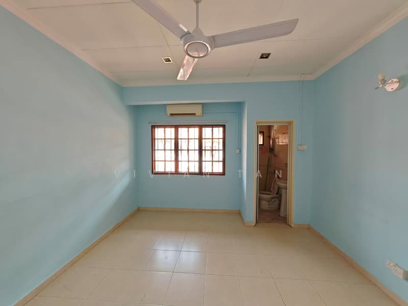 Rumah Teres 2 Tingkat untuk Dijual di Bandar Tun Hussein Onn (Cheras) - Vivian Tan - Bedroom 2 - PropertyGuru.com.my