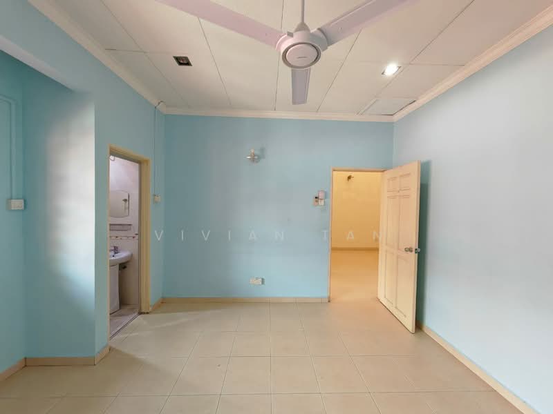 Rumah Teres 2 Tingkat untuk Dijual di Bandar Tun Hussein Onn (Cheras) - Vivian Tan - Bedroom 2 - PropertyGuru.com.my