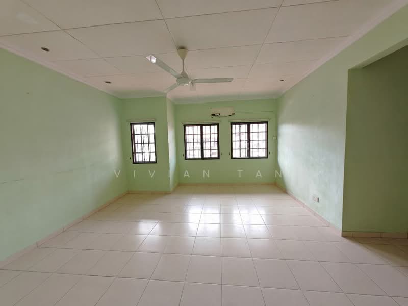 Rumah Teres 2 Tingkat untuk Dijual di Bandar Tun Hussein Onn (Cheras) - Vivian Tan - Bedroom 1 - PropertyGuru.com.my