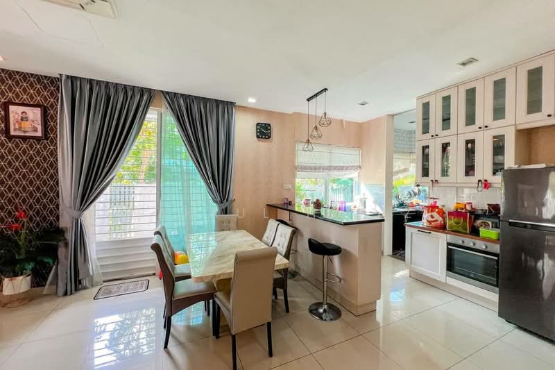 2-storey Terraced House for Sale in Cyberjaya (Selangor) - Shahrul Hafizi - Dining Room - PropertyGuru.com.my