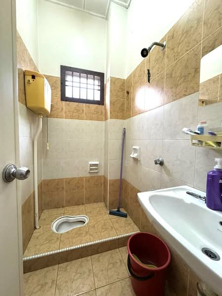 1-storey Terraced House for Sale in Taman Setia Indah (Tebrau) - Karl Lim - Bathroom - PropertyGuru.com.my