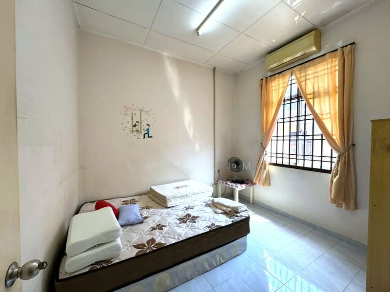 1-storey Terraced House for Sale in Taman Setia Indah (Tebrau) - Karl Lim - Bedroom - PropertyGuru.com.my