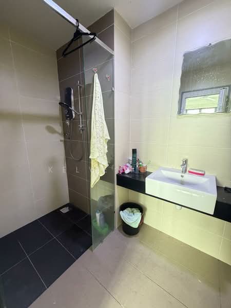 Service Residence for Sale at LakePark Residence @ KL North - Kelven Tan - Bathroom - PropertyGuru.com.my