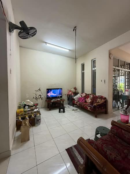 2-storey Terraced House for Sale in Taman Mutiara Rini (Skudai) - Seven Kong - Living Room - PropertyGuru.com.my