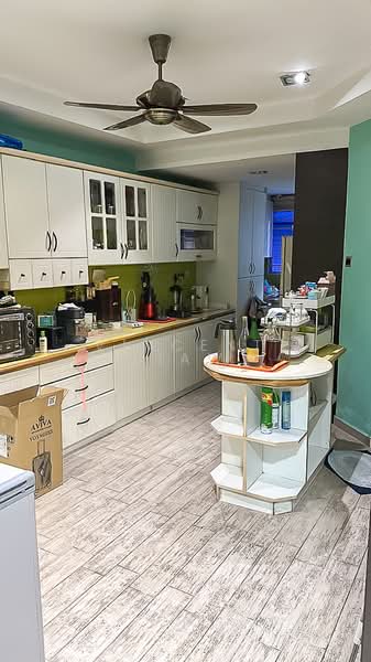 Rumah Teres 2 Tingkat untuk Dijual di Seri Utama Damansara (Kota Damansara) - Vincent Liaw - Kitchen - PropertyGuru.com.my