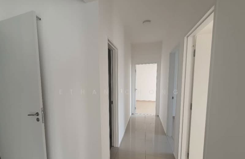 Service Residence for Rent at Gravit8, Klang - Ethan Chong - Corridor - PropertyGuru.com.my