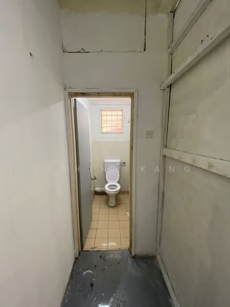 Shop for Rent in Denai Alam (Shah Alam) - Sephine Kang - Bathroom - PropertyGuru.com.my