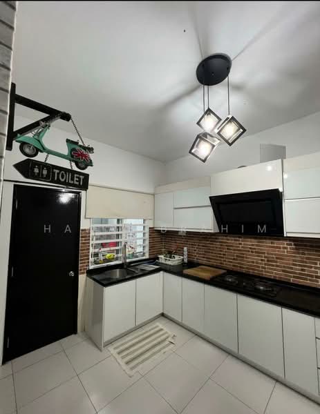 2-storey Terraced House for Sale in Taman Pelangi Semenyih 2 (Semenyih) - Hawa Ibrahim - Kitchen - PropertyGuru.com.my