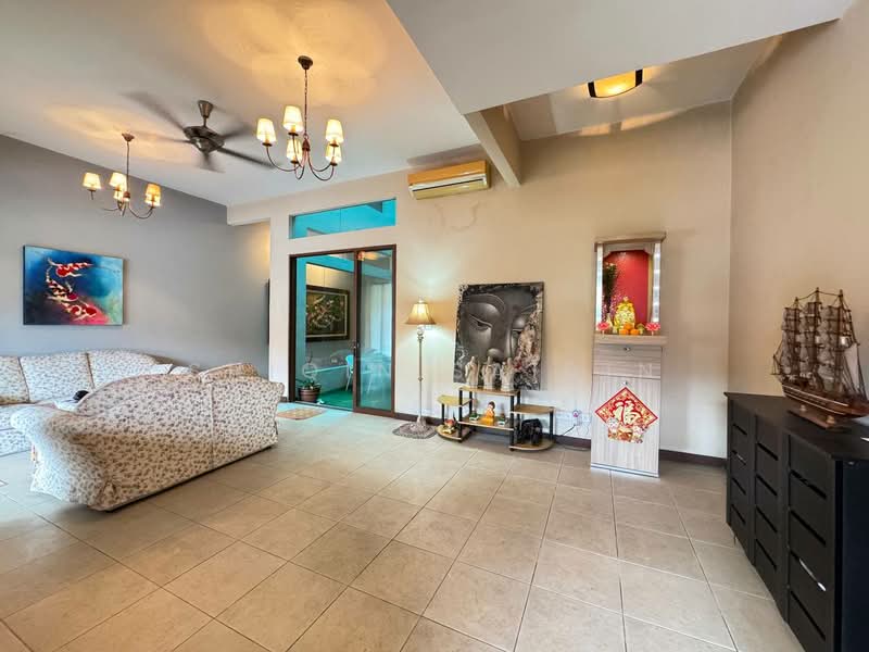 Rumah Teres 2 Tingkat untuk Dijual di Bukit Jelutong (Shah Alam) - Shiqin Saidin - Living Room - PropertyGuru.com.my