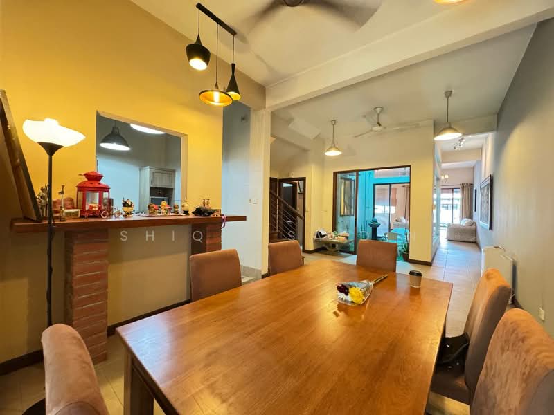 Rumah Teres 2 Tingkat untuk Dijual di Bukit Jelutong (Shah Alam) - Shiqin Saidin - Dining Room - PropertyGuru.com.my