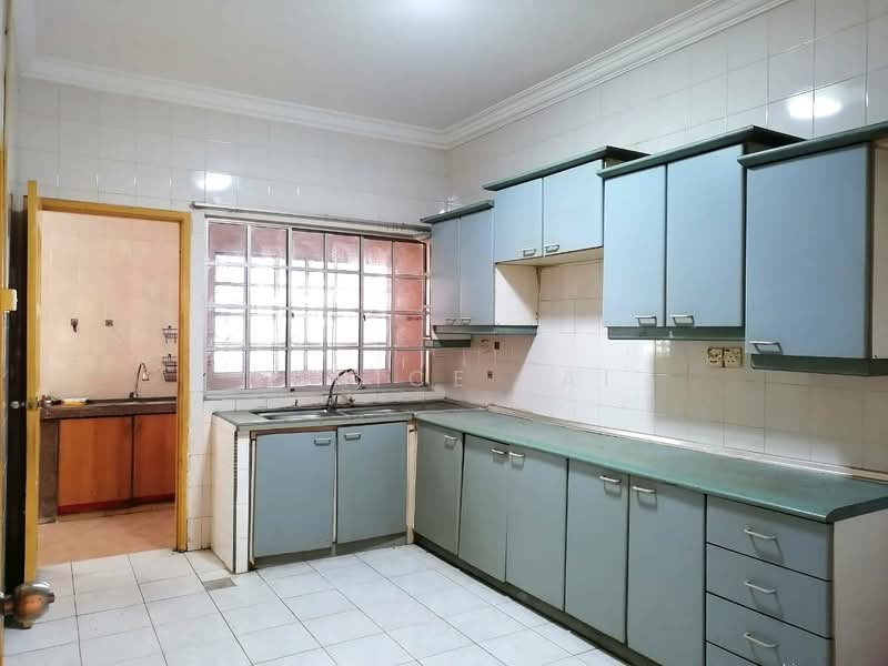 Rumah Teres untuk Disewa di Bukit Rahman Putra (Sungai Buloh) - Eunice Lai - Kitchen - PropertyGuru.com.my