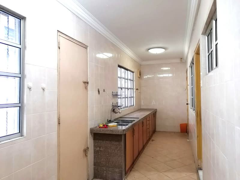 Rumah Teres untuk Disewa di Bukit Rahman Putra (Sungai Buloh) - Eunice Lai - Kitchen - PropertyGuru.com.my