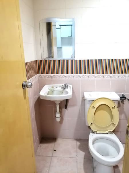 Rumah Teres untuk Disewa di Bukit Rahman Putra (Sungai Buloh) - Eunice Lai - Bathroom - PropertyGuru.com.my