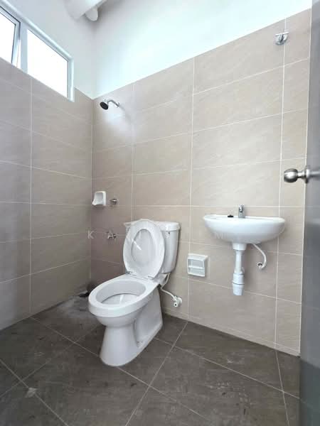 2-storey Terraced House for Sale in Bandar Dato Onn (Tebrau) - Karl Lim - Bathroom - PropertyGuru.com.my