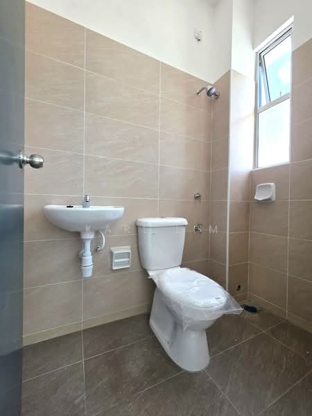 2-storey Terraced House for Sale in Bandar Dato Onn (Tebrau) - Karl Lim - Bathroom - PropertyGuru.com.my