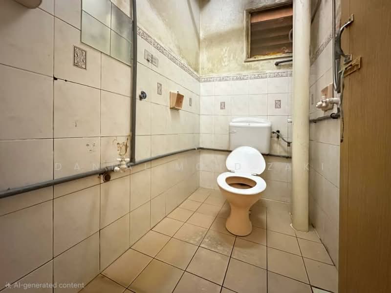 Apartment for Sale at Pangsapuri Seri Proton - Danial Mohd Zaki - Bathroom - PropertyGuru.com.my