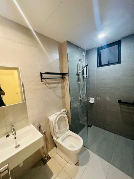 Service Residence for Sale at Gravit8, Klang - Ethan Chong - Bathroom - PropertyGuru.com.my