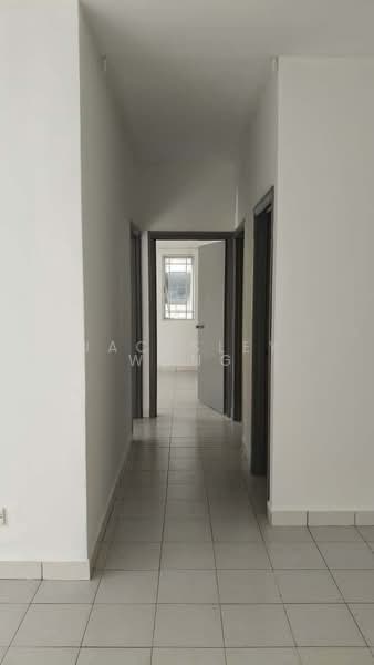 Pangsapuri untuk Dijual di Pangsapuri Bayu Suria (Summerfields Apartments) - Jacksley Wong - Corridor - PropertyGuru.com.my