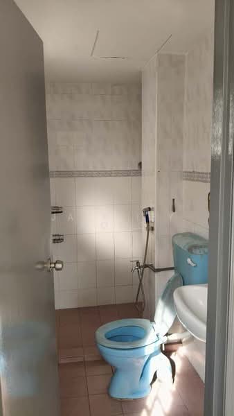 Pangsapuri untuk Dijual di Pangsapuri Bayu Suria (Summerfields Apartments) - Jacksley Wong - Bathroom - PropertyGuru.com.my