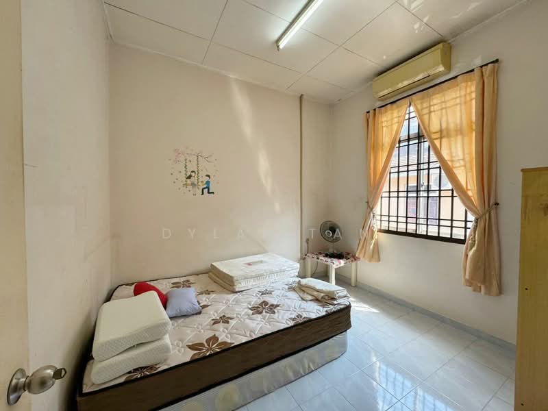 1-storey Terraced House for Sale in Johor Bahru (Johor) - Dylan Tan - Bedroom - PropertyGuru.com.my