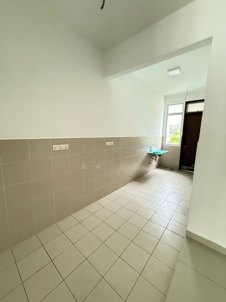 2-storey Terraced House for Sale in Shah Alam (Selangor) - Ka Ee - Kitchen - PropertyGuru.com.my