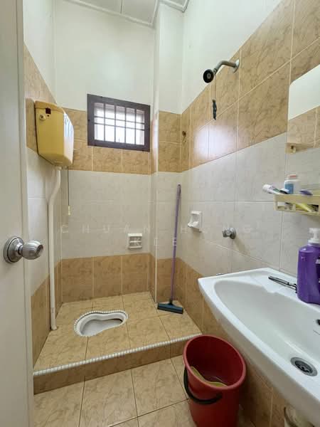 1-storey Terraced House for Sale in Johor Bahru (Johor) - Chuan Hong Kee - Bathroom - PropertyGuru.com.my